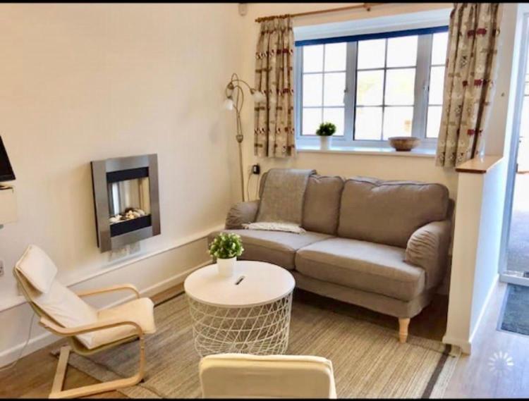 Great Price, Lovely Comfy Flat.2 Mins From The Sea ライム・レジス エクステリア 写真
